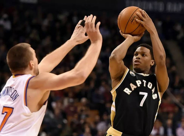 球少年追逐 球少年追逐