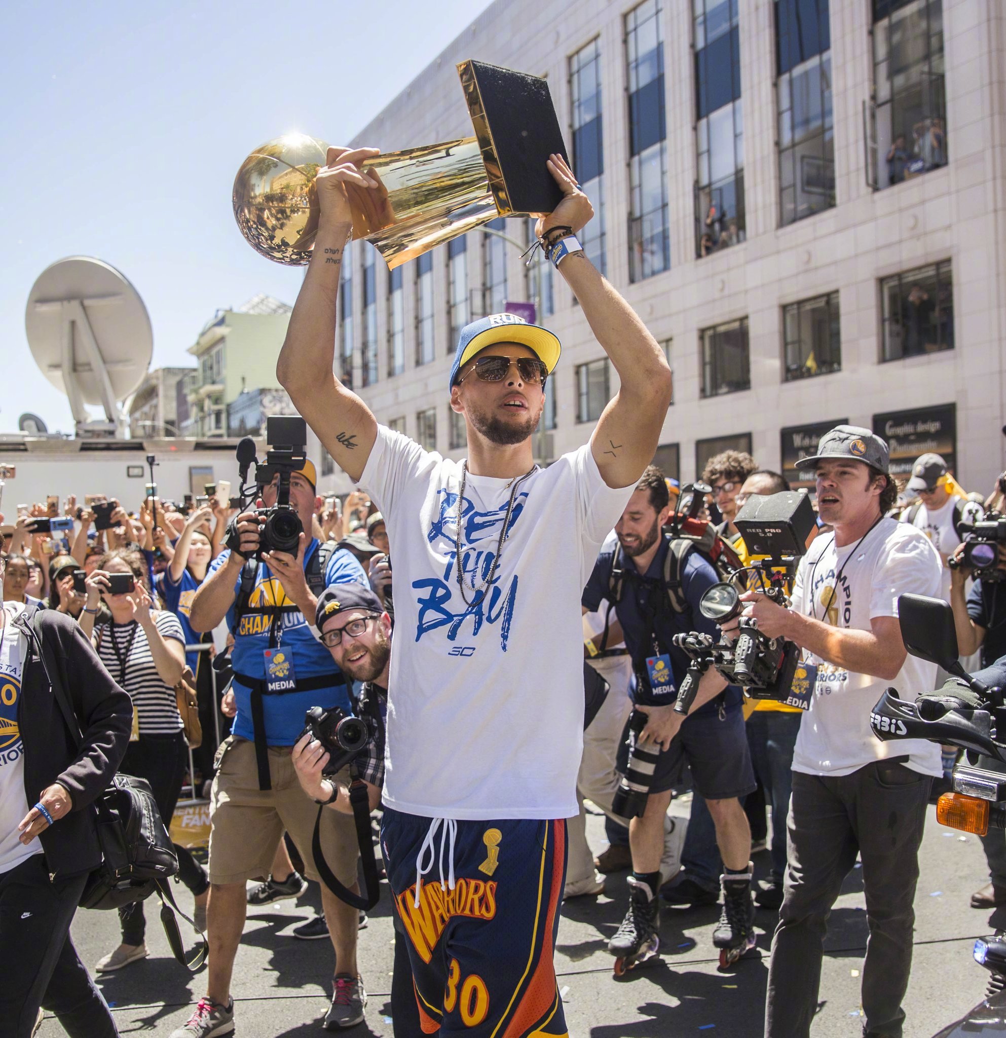 比锡红牛完 比锡红牛完